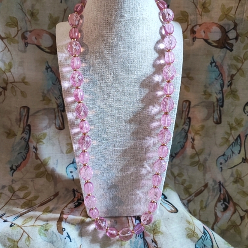 NAPIER Pink Lucite Acrylic Faceted Beaded Graduated Oval Extra Long Necklace